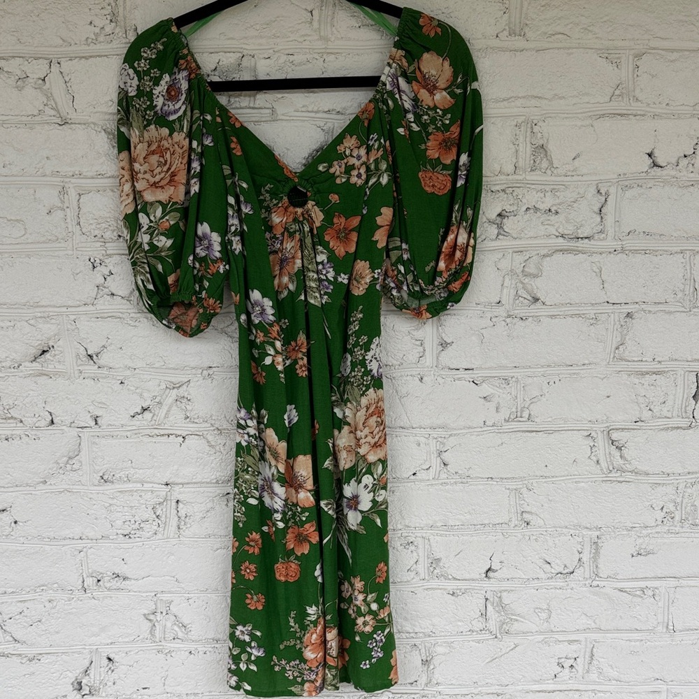 Floral Puff-Sleeve Green Midi Dress with V-Neck